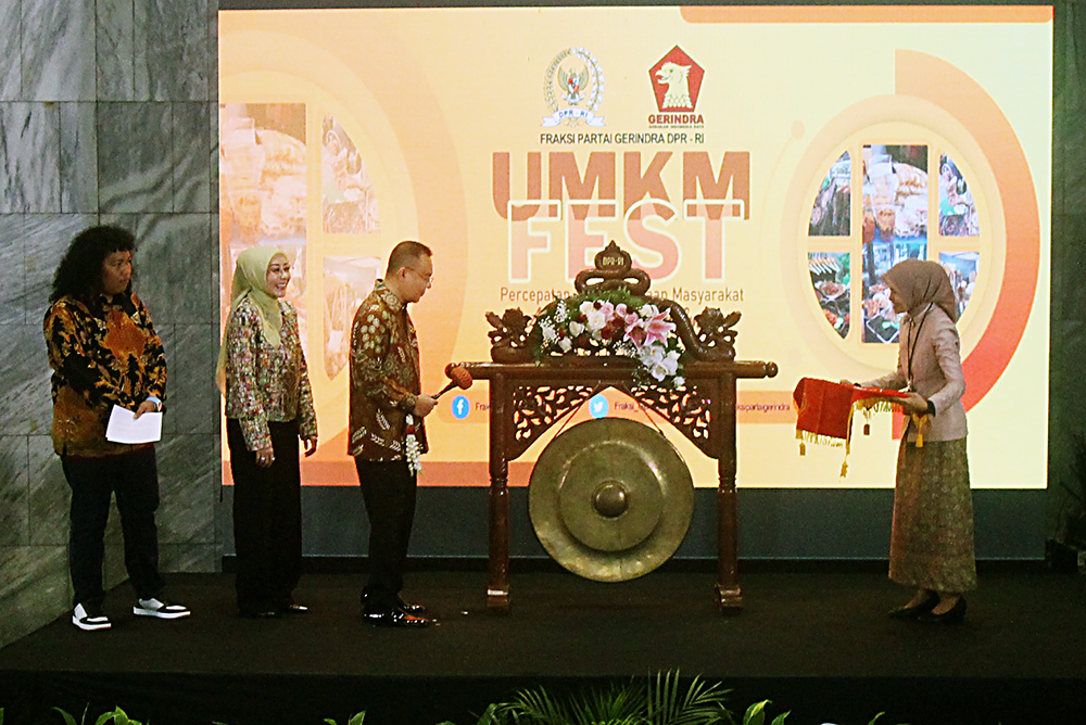 Wakil Ketua DPR RI Prof Sufmi Dasco Ahmad membuka Pameran UMKM Fest 2024 . (BeritaNasional/Elvis Sendouw)