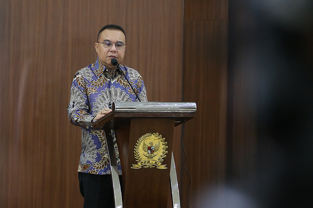 Wakil Ketua DPR RI Sufmi Dasco Ahmad memberikan keterangan kepada wartawan.  (BeritaNasional/Elvis Sendouw)