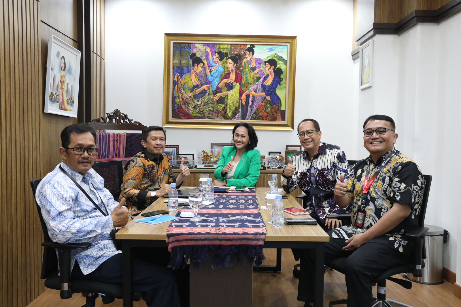 Wakil Menteri Pelindungan Pekerja Migran Indonesia (Wamen P2MI), Christina Aryani bertemu Bank Sinarmas di Kantor Kementerian P2MI. (BeritaNasional/Elvis/HO P2MI)