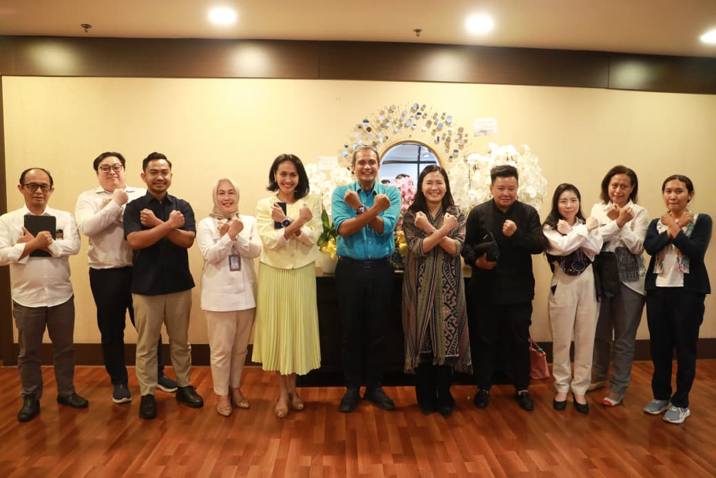 Wakil Menteri Pelindungan Pekerja Migran Indonesia (P2MI), Christina Aryani, bertemu Wakil Menteri Hukum, Edward Omar Sharif Hiariej.  (BeritaNasional/Elvis/HO P2MI)
