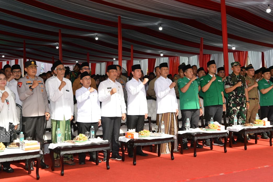 Wapres Ajak GP Ansor Perkuat Sinergi dalam Mewujudkan Pembangunan Nasional Wapres Gibran Rakabuming menghadiri Pengukuhan Pengurus Pimpinan Wilayah Gerakan Pemuda (GP) Ansor Jawa Tengah Masa Khidmat 2025–2029. (BeritaNasional/Elvis/HO Setwapres)