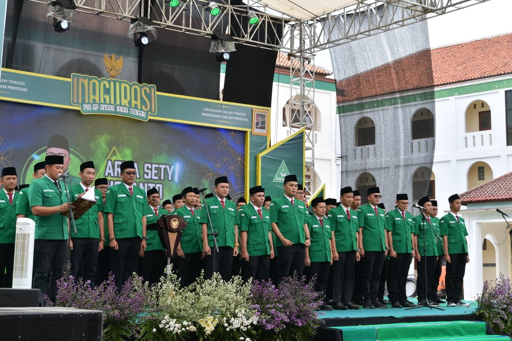 Wapres Ajak GP Ansor Perkuat Sinergi dalam Mewujudkan Pembangunan Nasional Wapres Gibran Rakabuming menghadiri Pengukuhan Pengurus Pimpinan Wilayah Gerakan Pemuda (GP) Ansor Jawa Tengah Masa Khidmat 2025–2029. (BeritaNasional/Elvis/HO Setwapres)