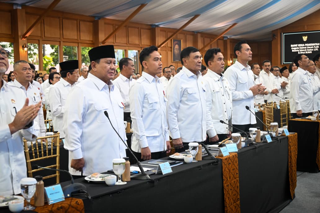 Wakil Presiden (Wapres) Gibran Rakabuming menghadiri acara Taklimat Presiden Republik Indonesia pada Rapat Kerja Pemerintah.  (BeritaNasional/Elvis/HO Setwapres)