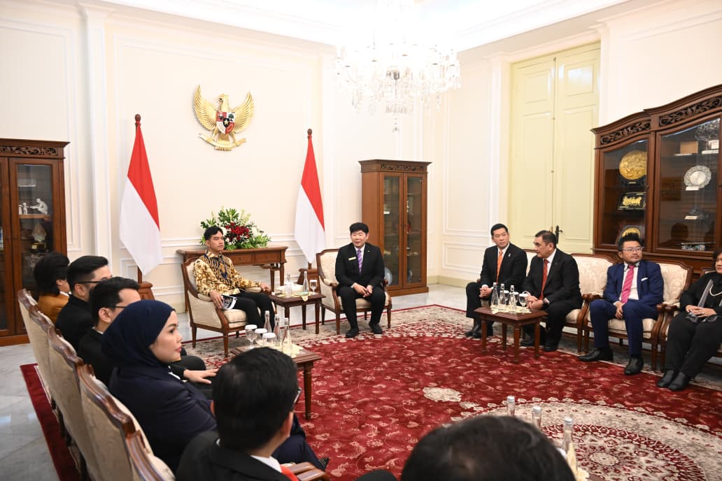 Wapres Gibran Rakabuming menerima Junior Chamber International (JCI) Indonesia. (BeritaNasional/Elvis/HO Setwapres)