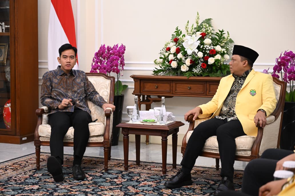 Wapres Gibran Rakabuming menerima audiensi Pengurus Pusat (PP) Pemuda Katolik di Istana Wakil Presiden. (BeritaNasional/Elvis/HO Setwapres)