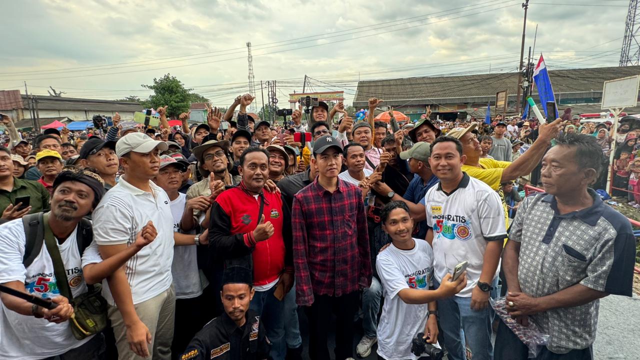 Wapres Hadiri Mancing Mania Gratis Jilid II, Semangat Kebersamaan Warnai Peringatan Sumpah Pemuda Wapres  Gibran Rakabuming menghadiri kegiatan Mancing Mania Gratis Jilid II yang digelar di sepanjang Kali Gabus, Kecamatan Tambun Utara, Kabupaten Bekasi.  (BeritaNasional/Elvis/HO Setwapres)