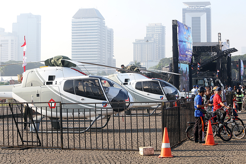 Warga Antusias Mengunjungi Pameran Alutsista di TNI Fair Monas Warga Jakarta antusias mengunjungi kawasan monas untuk melihat TNI Fair di Monas. (BeritaNasional/Elvis Sendouw)