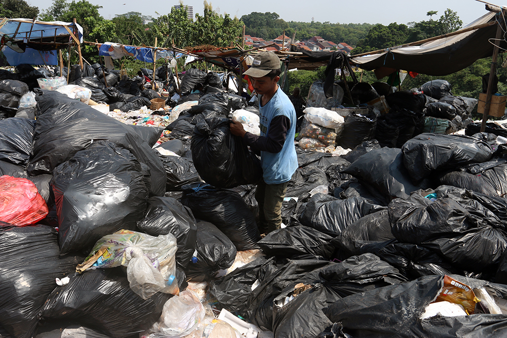 Inilah penampakan tempat pembuangan sampah liar di daerah Depok. (BeritaNasional/Elvis Sendouw)