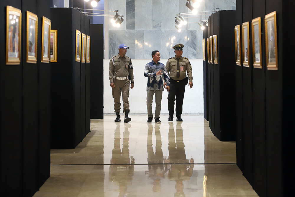 Pameran foto wartawan parlemen di gelar di DPR RI. (BeritaNasional/Elvis Sendouw)