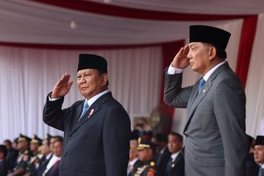 Presiden Prabowo Subianto (kiri) dan Menhan Sjafrie Sjamsoeddin (kanan). (Foto/Tim Prabowo).