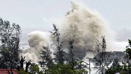 Ilustrasi angin topan kalmaegi (Foto/X lha)