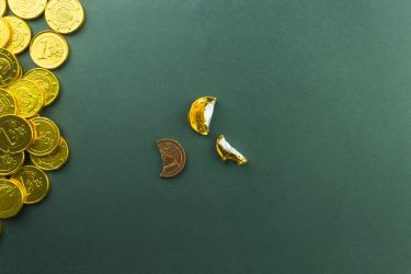 Ilustrasi investasi emas. (BeritaNasional/Freepik)